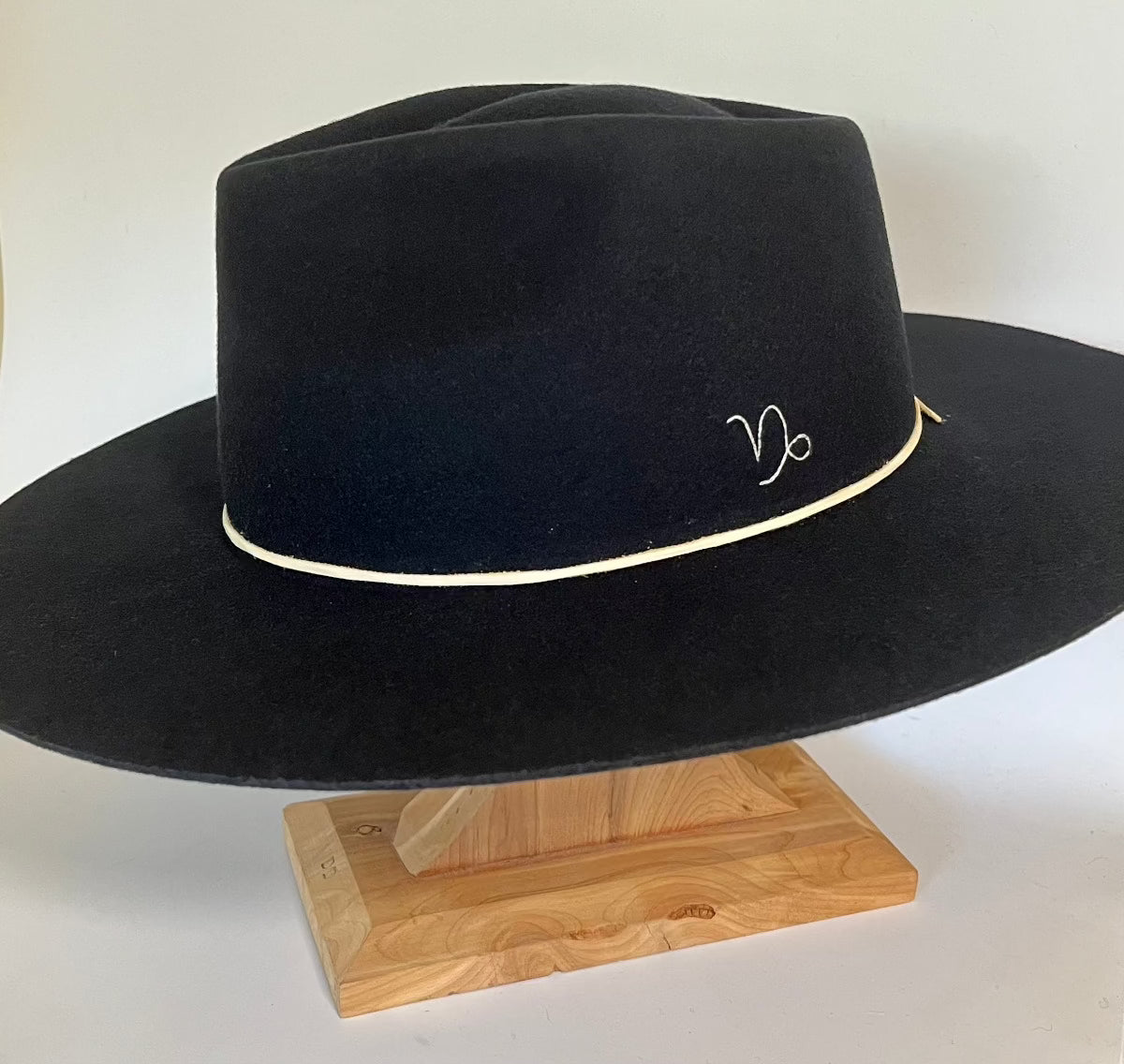 Zodiac Ellis Hat
