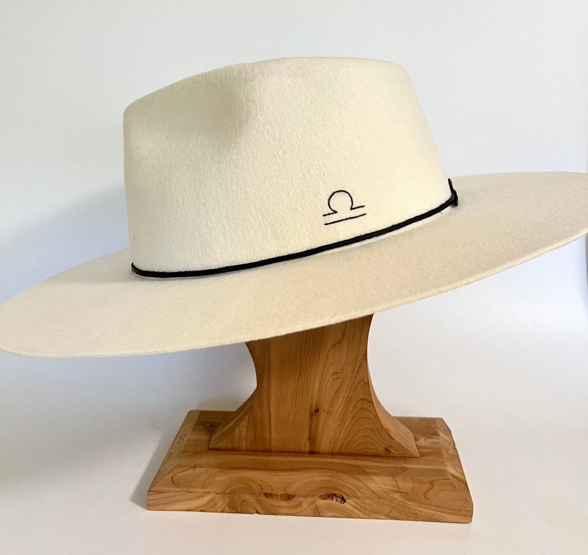 Zodiac Ellis Hat